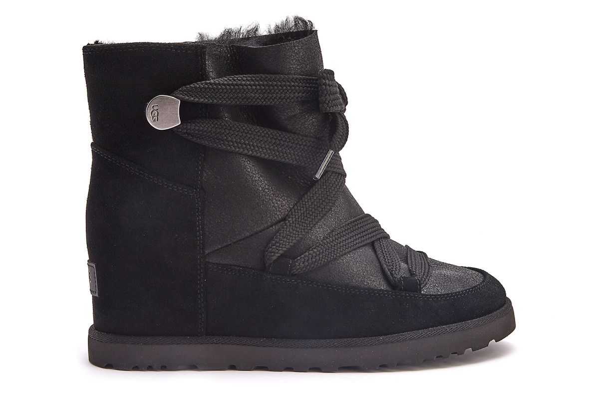 Women's Wedge Insulated Ankle Boots UGG Classic Femme Lace-Up | Apia